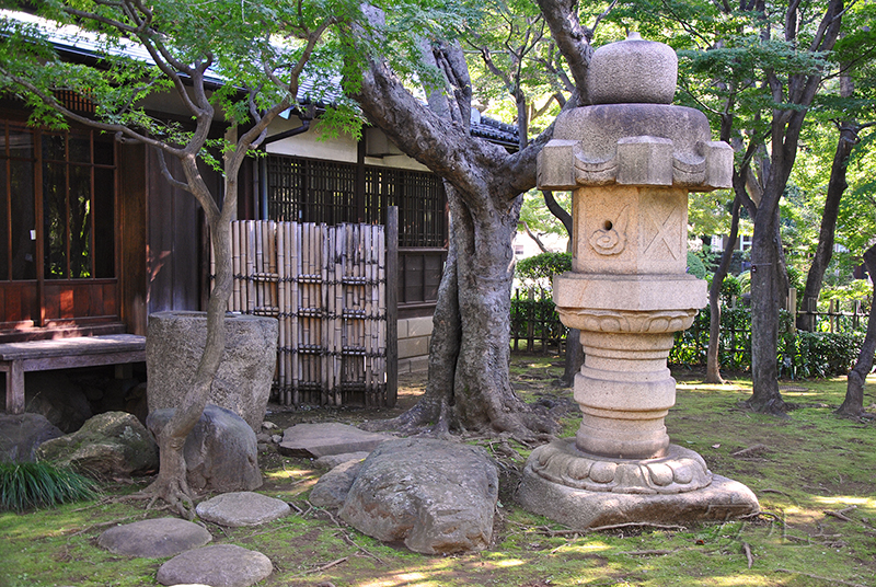 Kyu Asakura House gardens