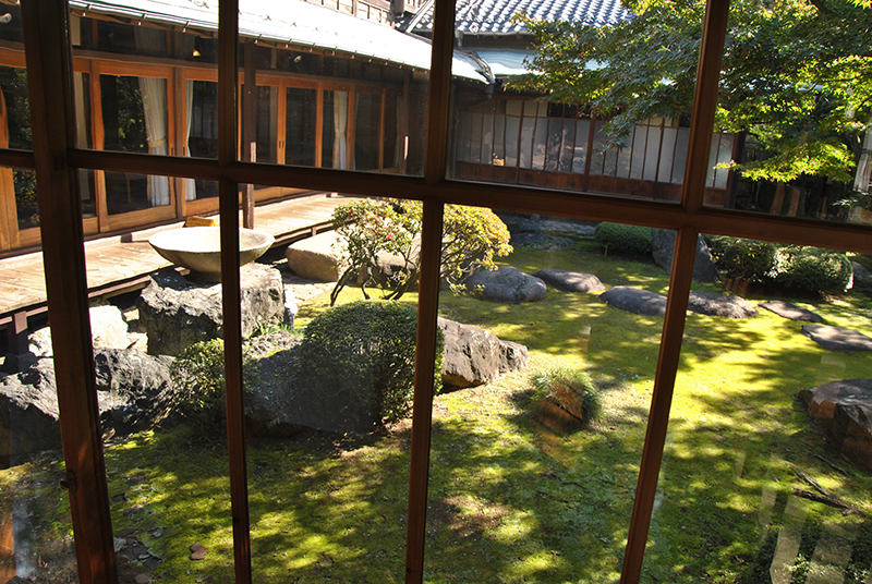 Kyu Asakura House gardens