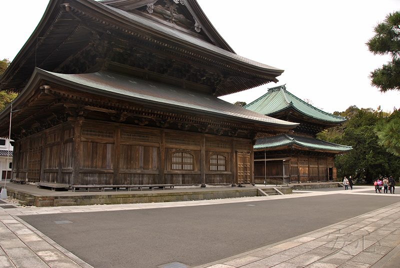 The gardens of Kencho-ji Temple