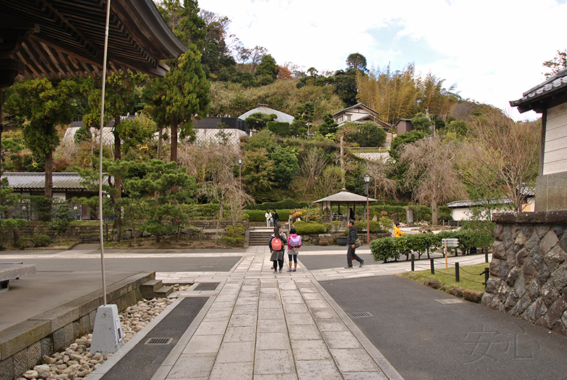 The gardens of Kencho-ji Temple