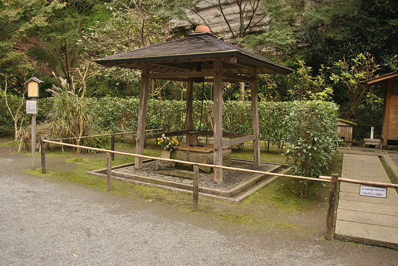 The gardens of Meigetsu-in Temple