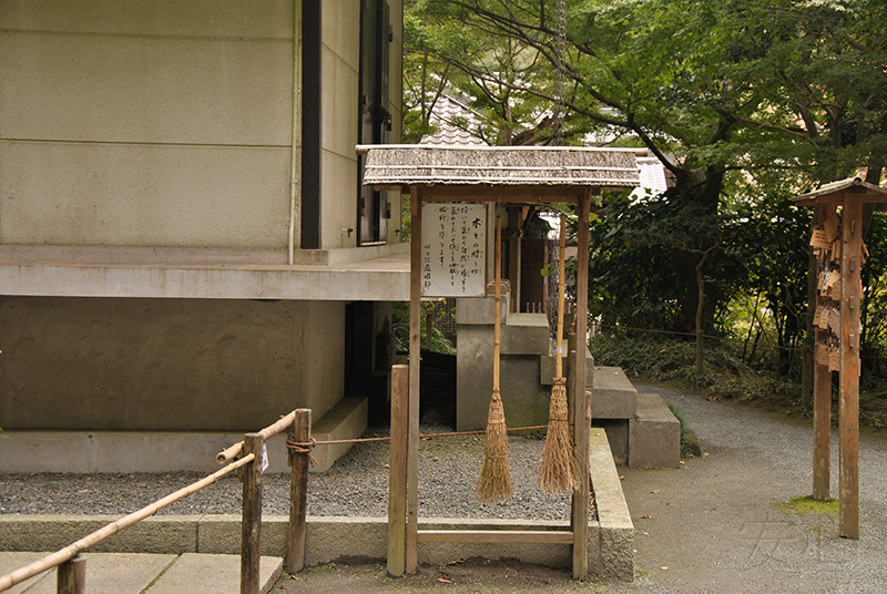 The gardens of Meigetsu-in Temple