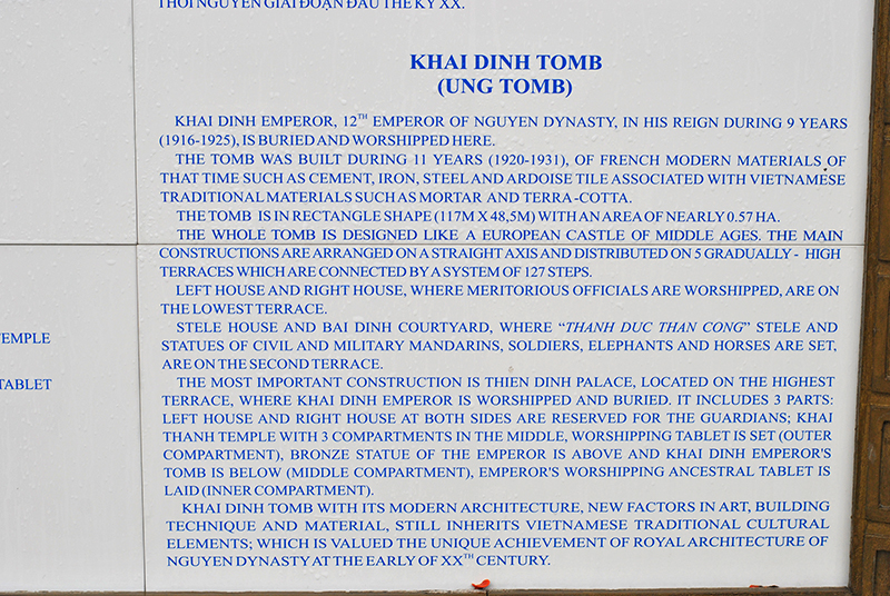 Гробница Khai Dinh