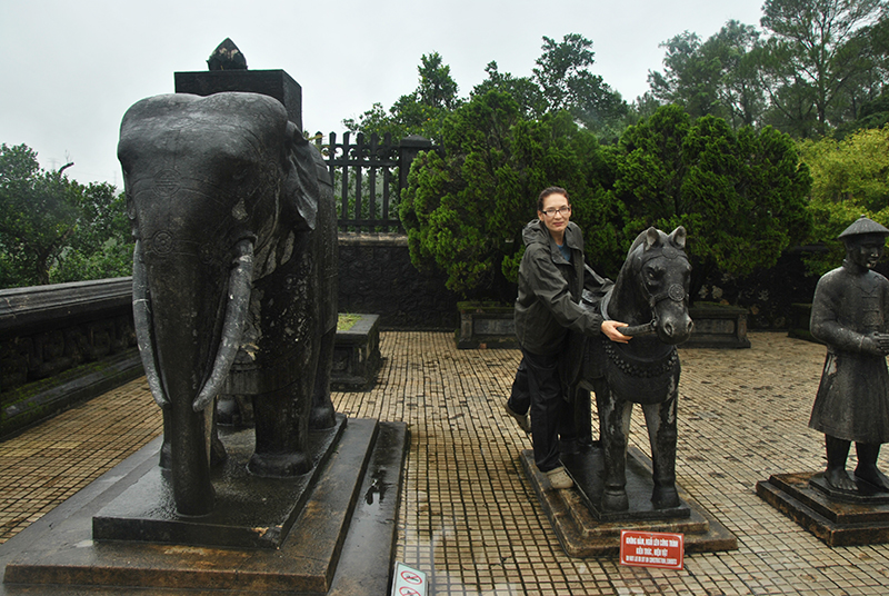 Гробница Khai Dinh