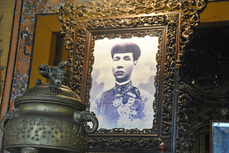 Гробница Khai Dinh
